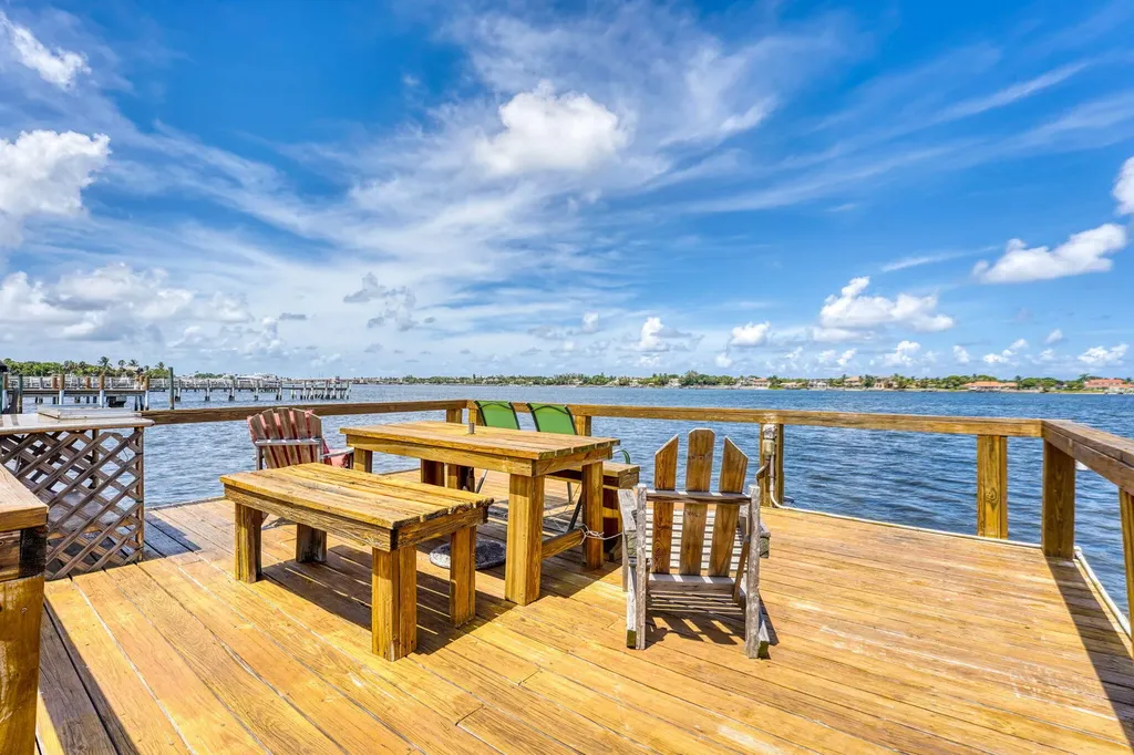 1202 S Lake Drive Lantana FL 33462