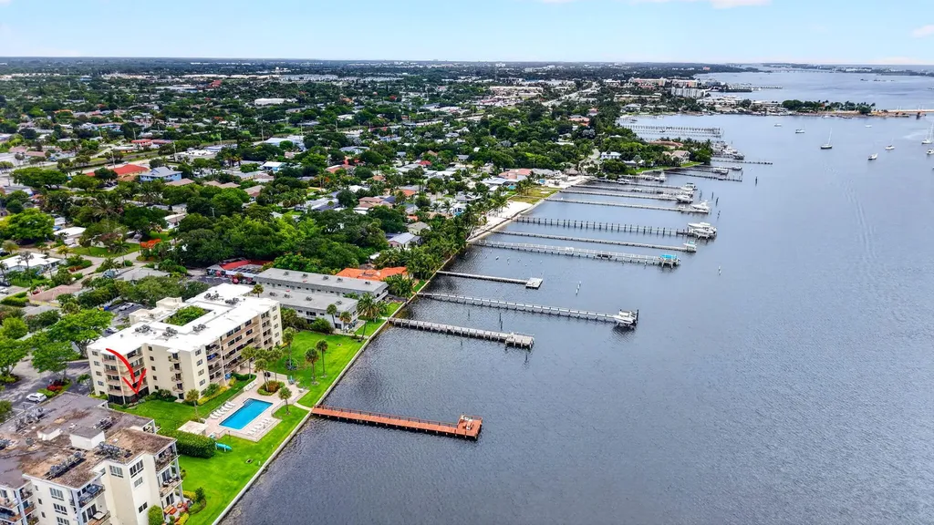 1202 S Lake Drive Lantana FL 33462