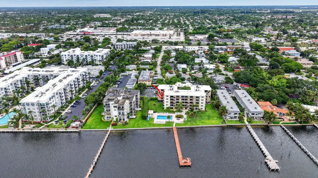 1202 S Lake Drive Lantana FL 33462