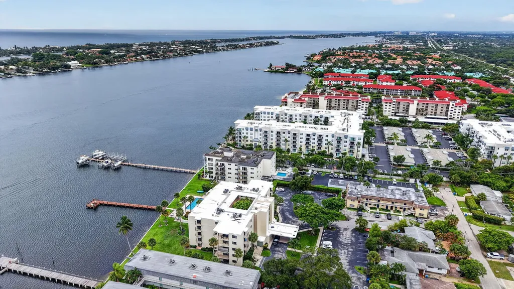 1202 S Lake Drive Lantana FL 33462