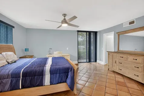 1202 S Lake Drive Lantana FL 33462