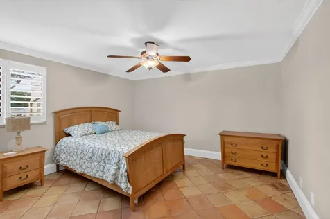 1202 S Lake Drive Lantana FL 33462