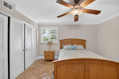 1202 S Lake Drive Lantana FL 33462