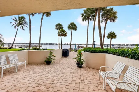 1202 S Lake Drive Lantana FL 33462