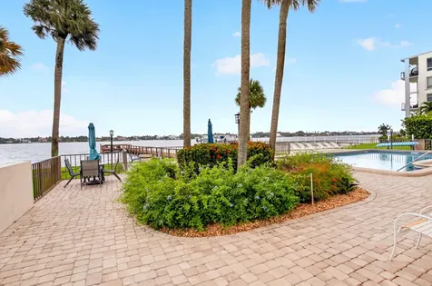 1202 S Lake Drive Lantana FL 33462