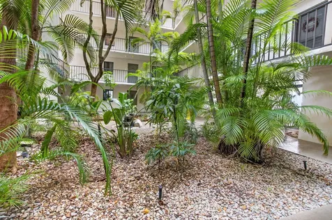1202 S Lake Drive Lantana FL 33462
