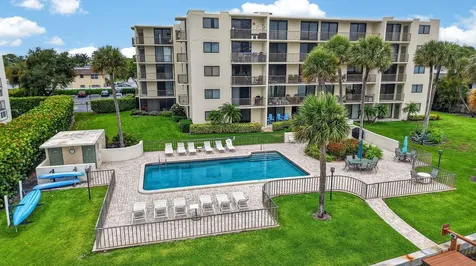 1202 S Lake Drive Lantana FL 33462