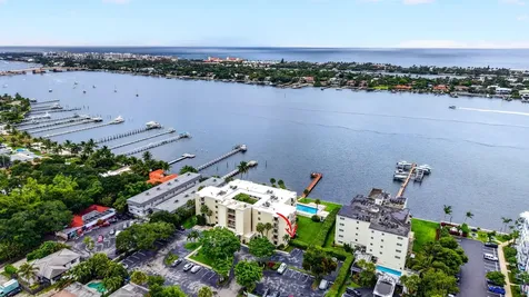 1202 S Lake Drive Lantana FL 33462