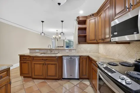 1202 S Lake Drive Lantana FL 33462