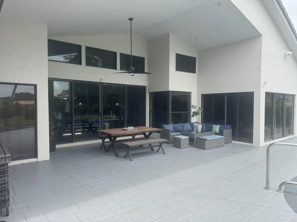10875 Boca Woods Lane Boca Raton FL 33428
