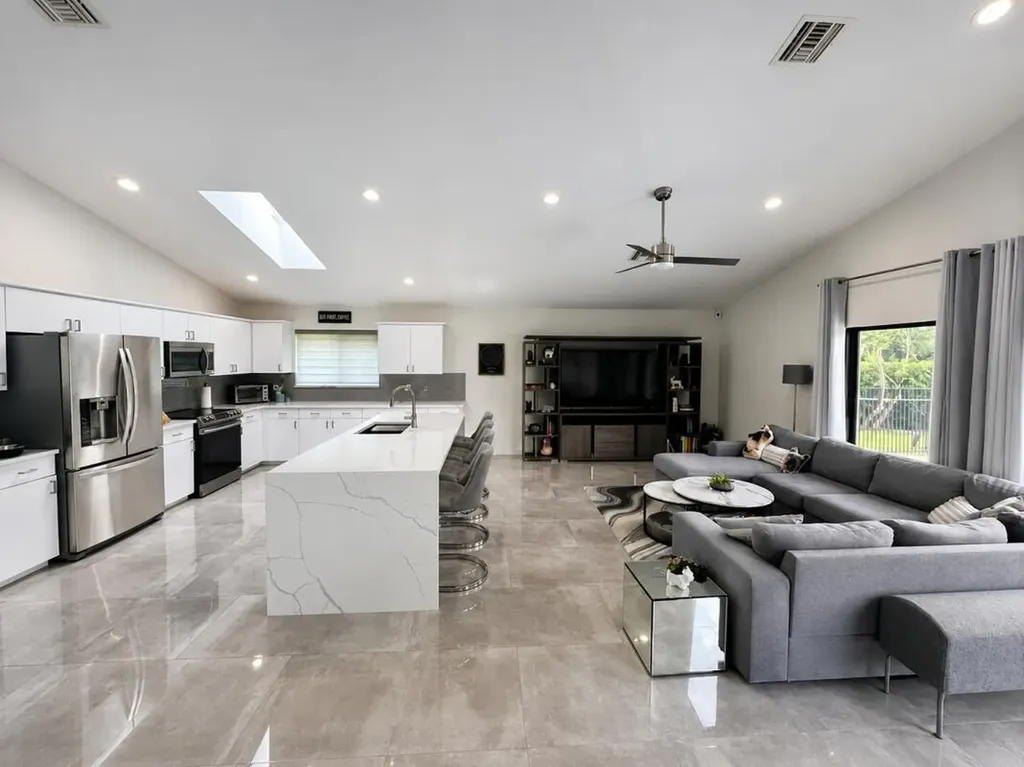10875 Boca Woods Lane Boca Raton FL 33428