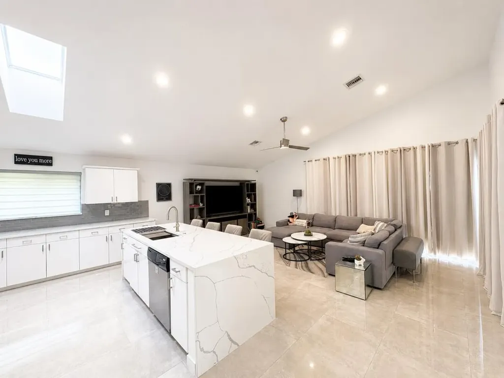 10875 Boca Woods Lane Boca Raton FL 33428