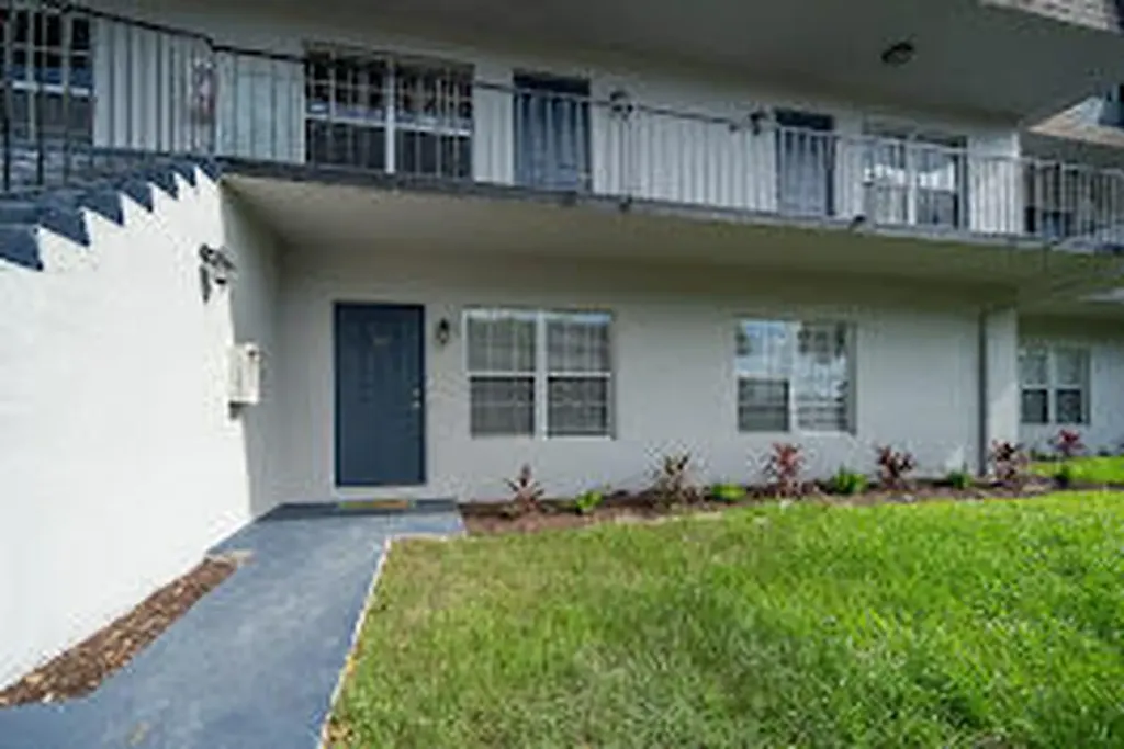 3901 36th Court West Palm Beach FL 33407