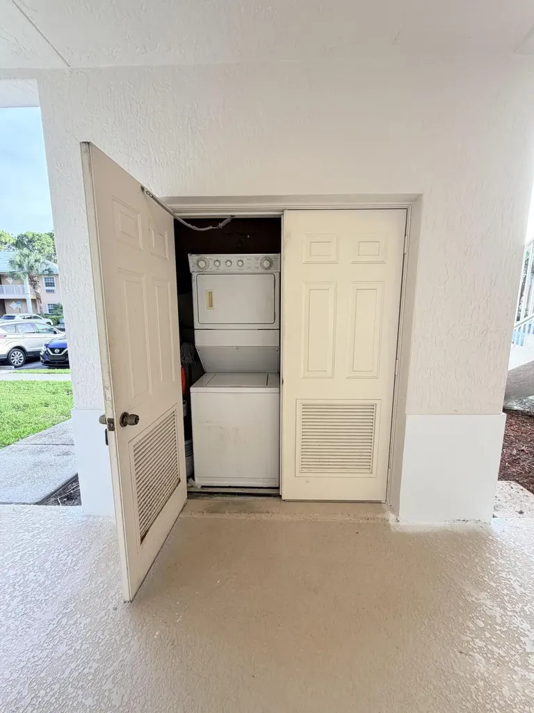 8927 Sandshot Court Port St Lucie FL 34986
