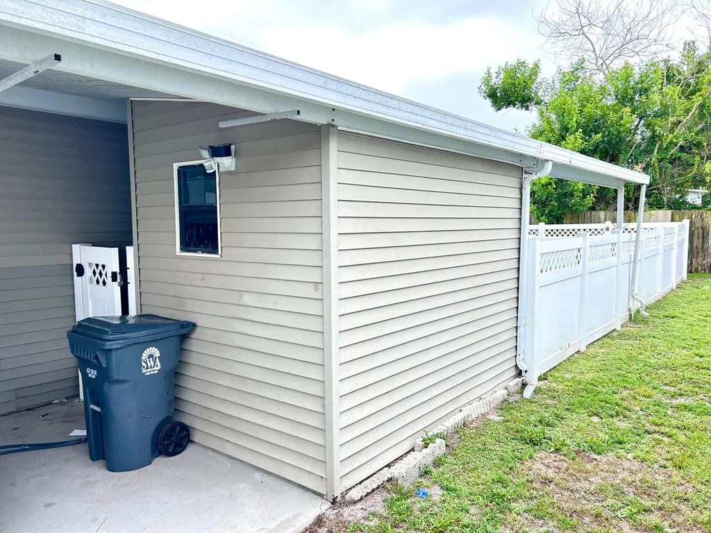 3409 Lake Overlook Place Lake Worth FL 33462