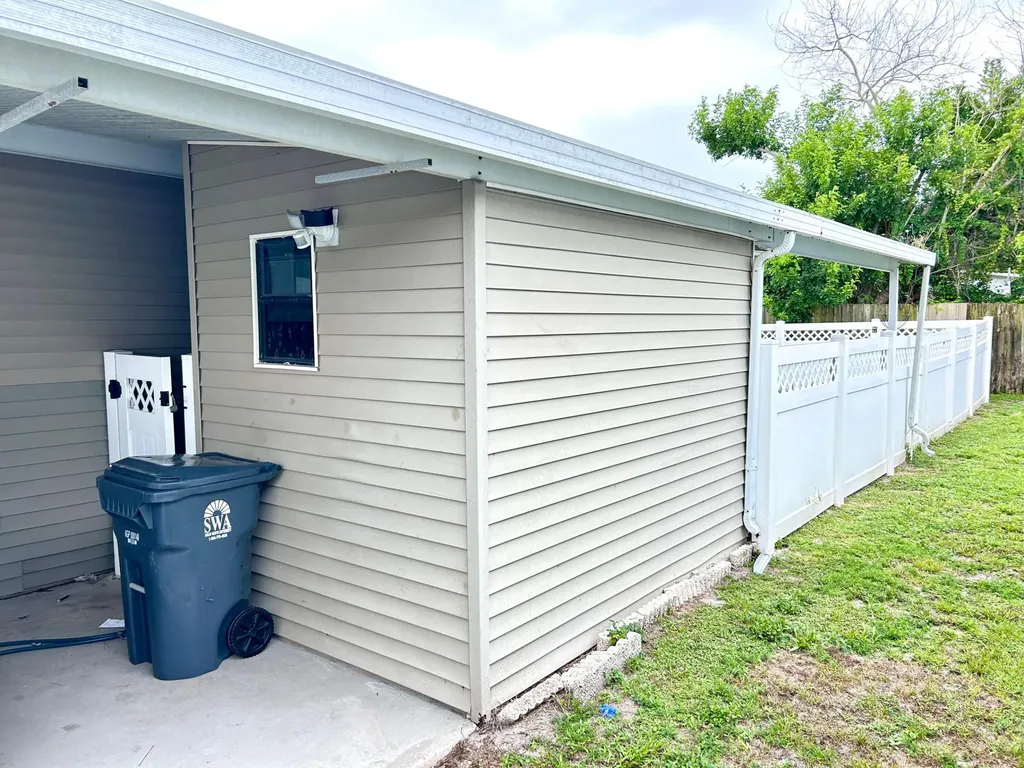 3409 Lake Overlook Place Lake Worth FL 33462