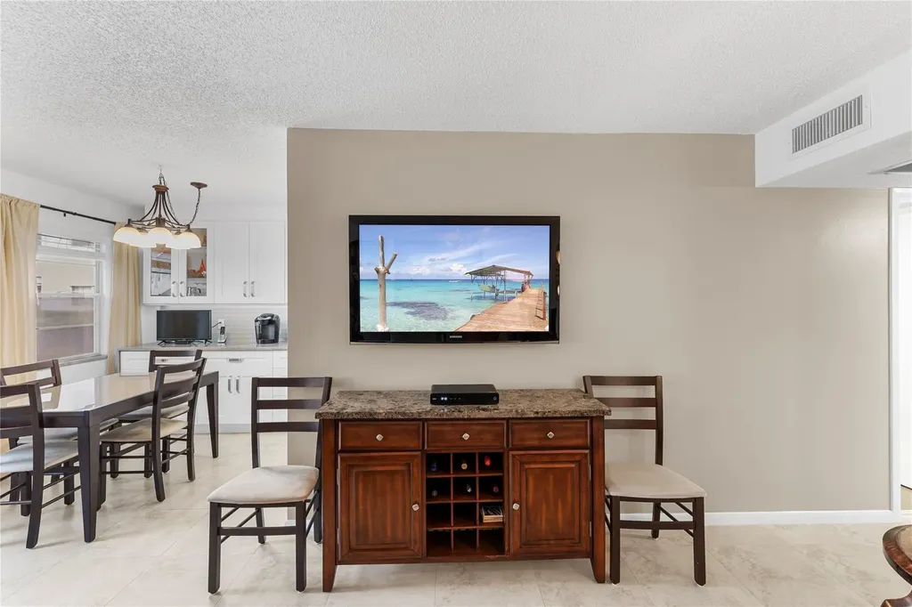 210 Oakridge N Deerfield Beach FL 33442