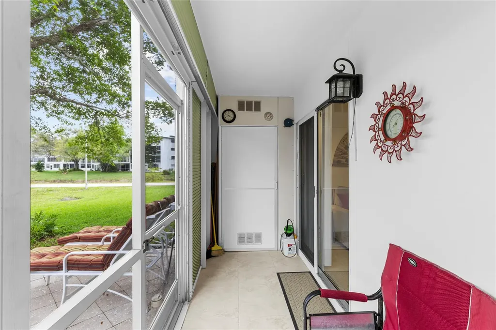 210 Oakridge N Deerfield Beach FL 33442