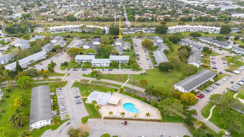 210 Oakridge N Deerfield Beach FL 33442
