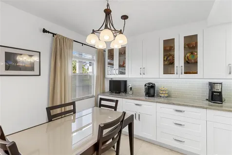 210 Oakridge N Deerfield Beach FL 33442