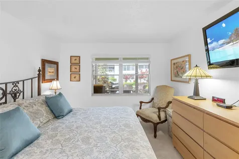 210 Oakridge N Deerfield Beach FL 33442