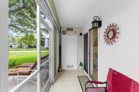 210 Oakridge N Deerfield Beach FL 33442