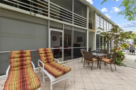 210 Oakridge N Deerfield Beach FL 33442