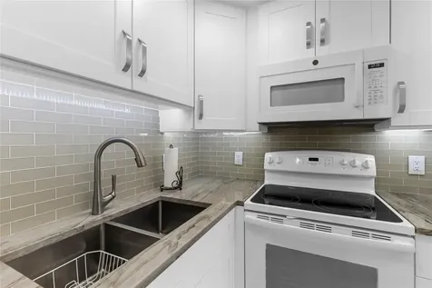 210 Oakridge N Deerfield Beach FL 33442