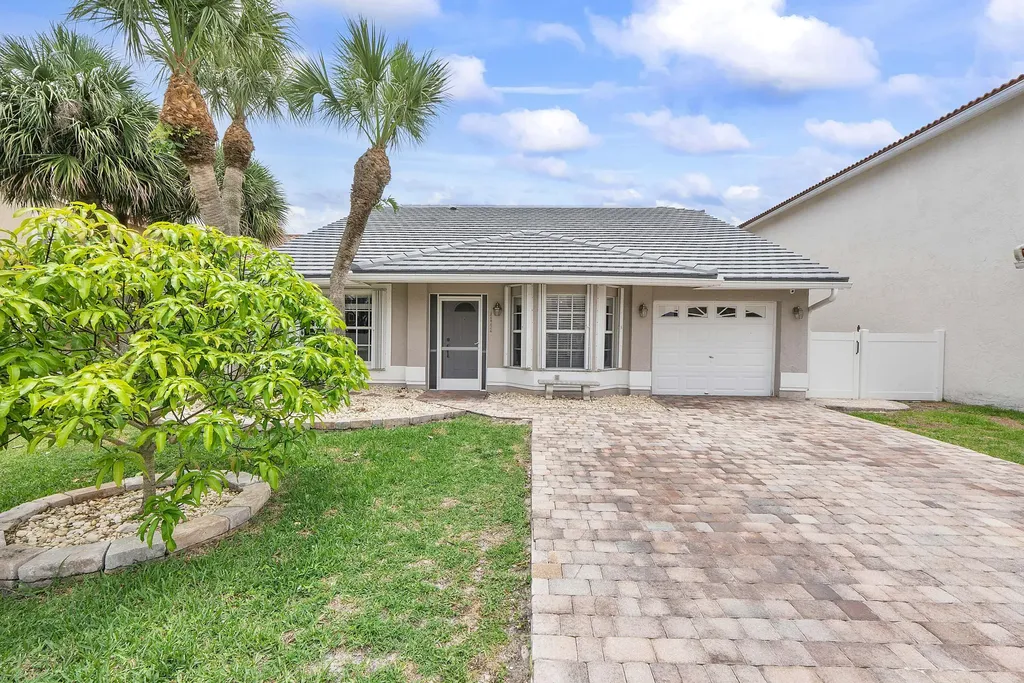 18242 Blue Lake Way Boca Raton FL 33498