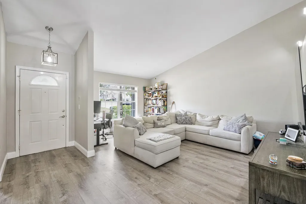 18242 Blue Lake Way Boca Raton FL 33498