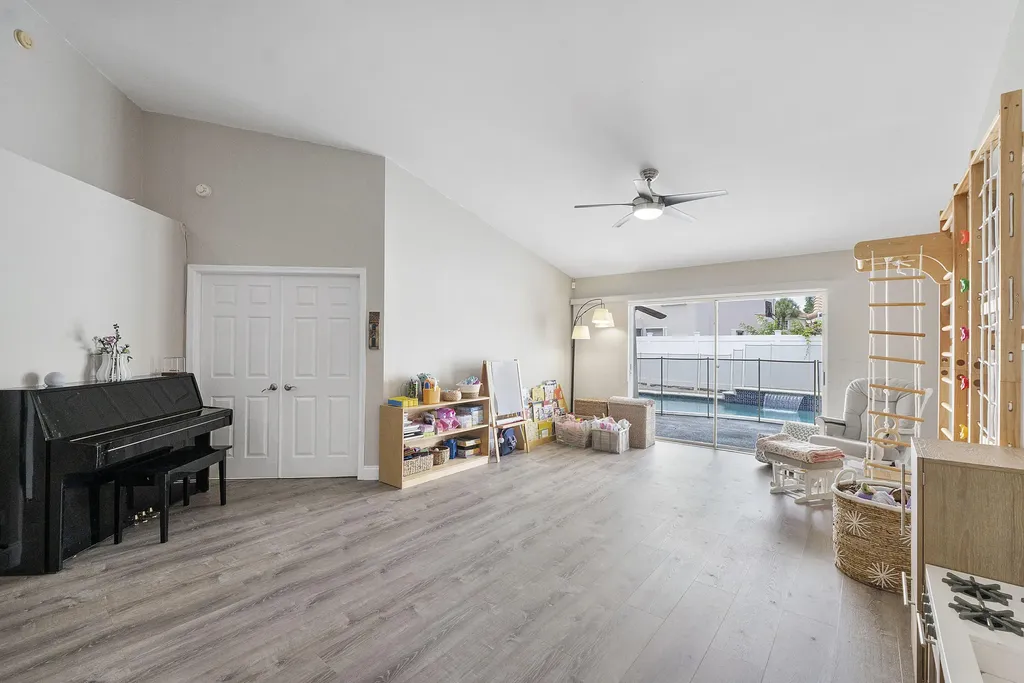 18242 Blue Lake Way Boca Raton FL 33498