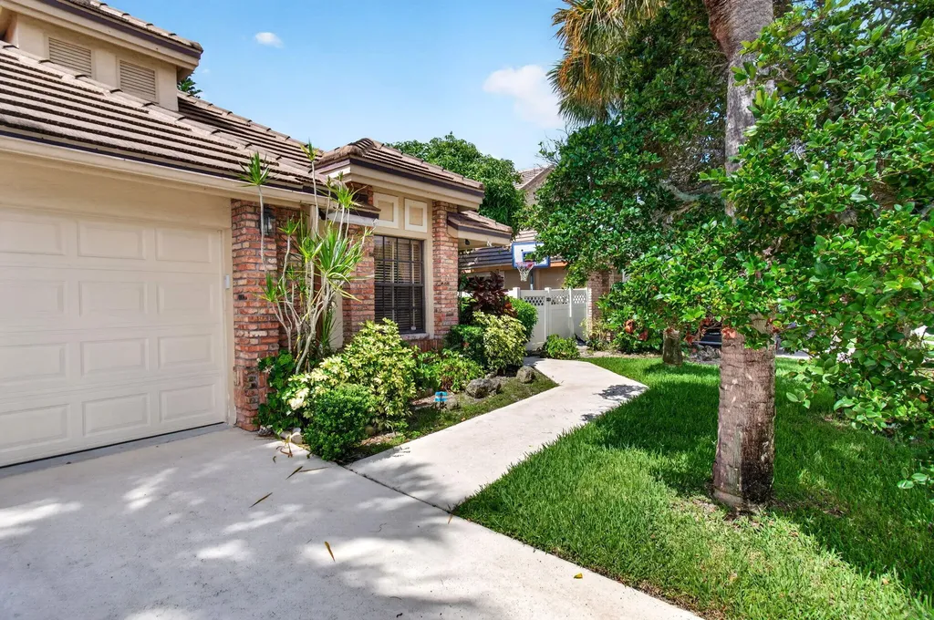 7004 Bitterbush Place Boynton Beach FL 33472