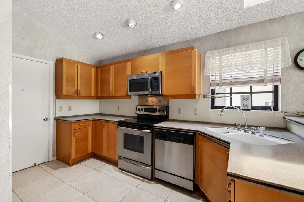 7004 Bitterbush Place Boynton Beach FL 33472