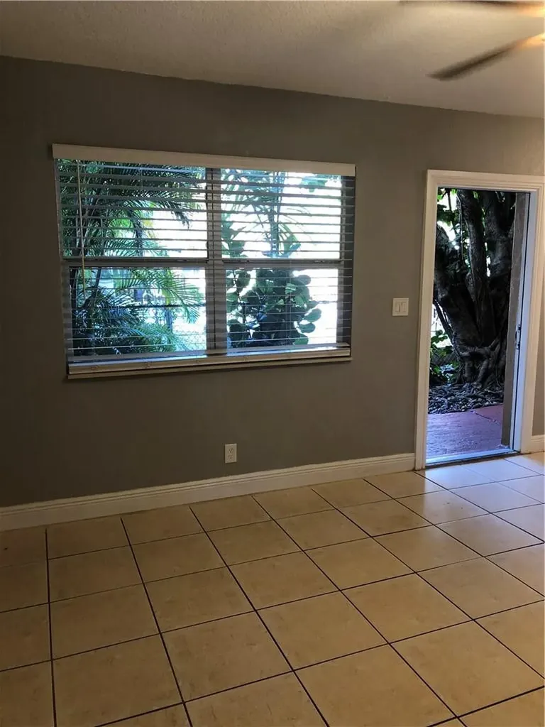 2016 NE 17th Court Fort Lauderdale FL 33305