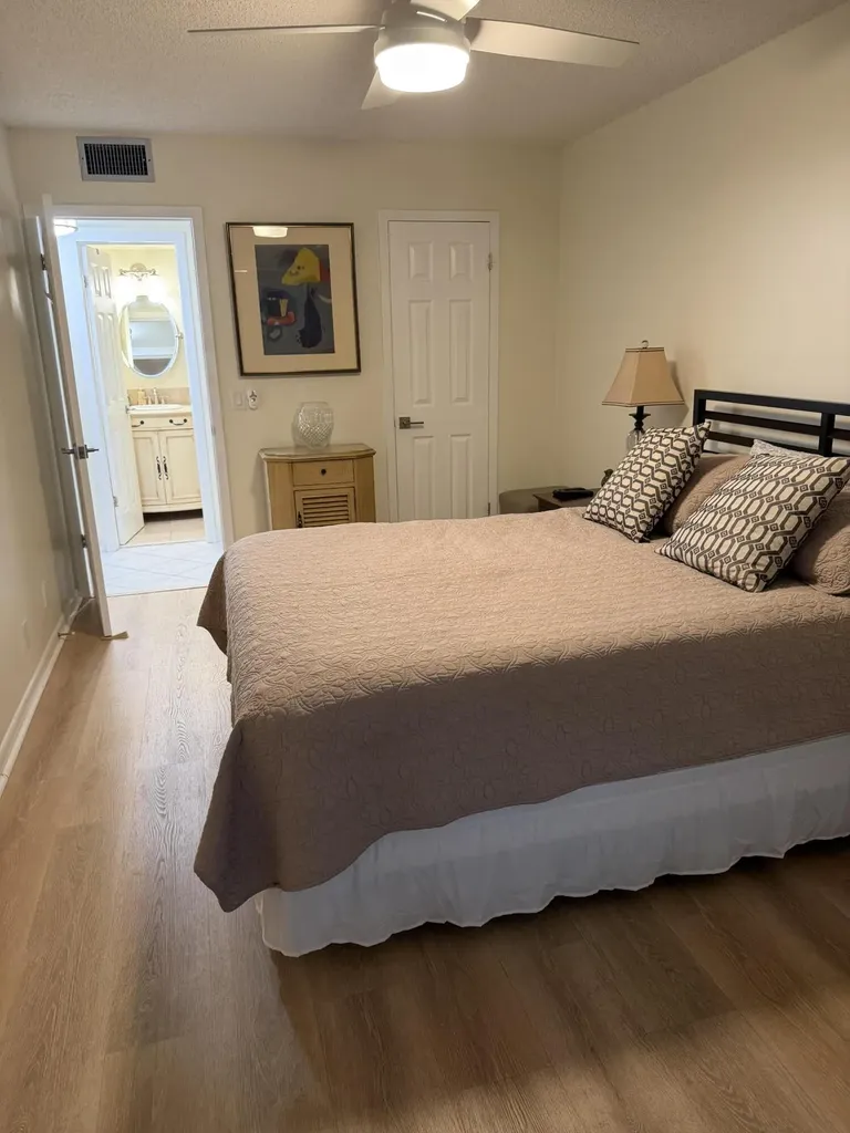 3037 Cornwall B Boca Raton FL 33434