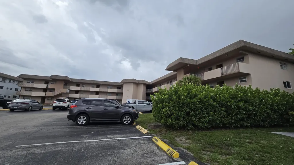 1200 Tallwood Avenue Hollywood FL 33021