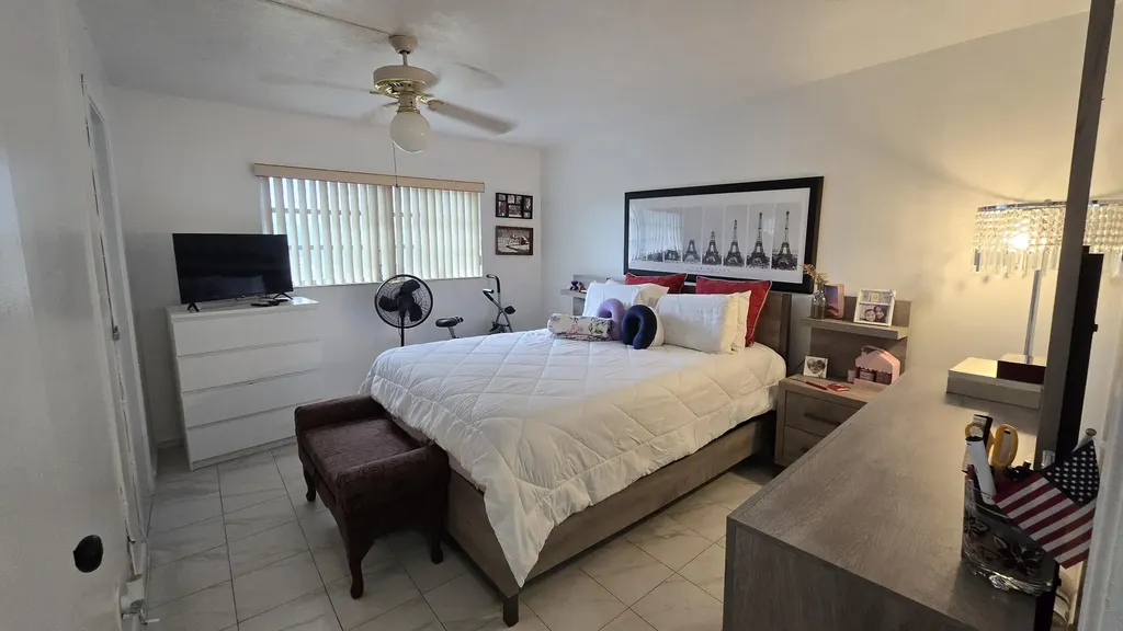 1200 Tallwood Avenue Hollywood FL 33021