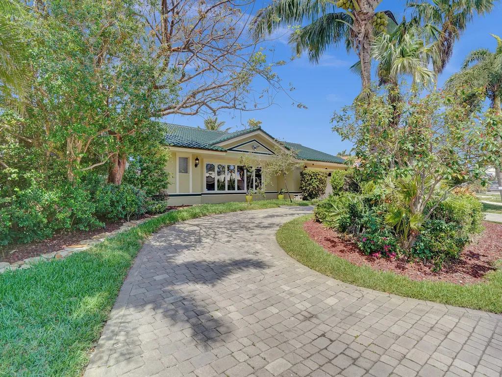 3811 NE 26th Avenue Lighthouse Point FL 33064