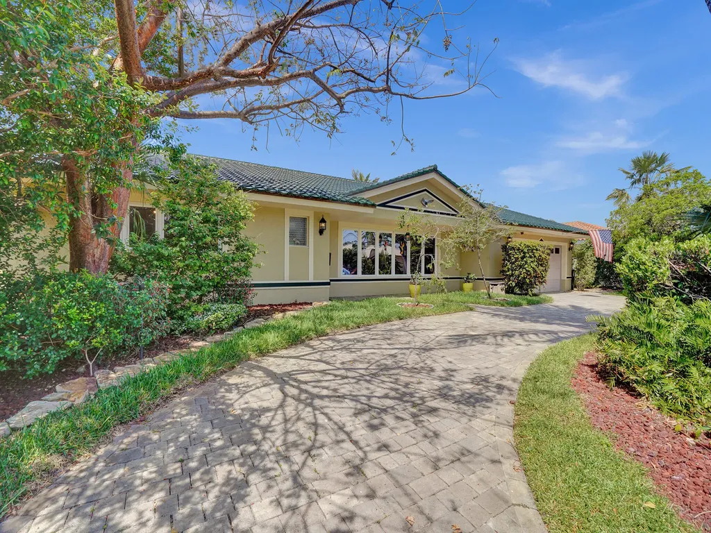 3811 NE 26th Avenue Lighthouse Point FL 33064