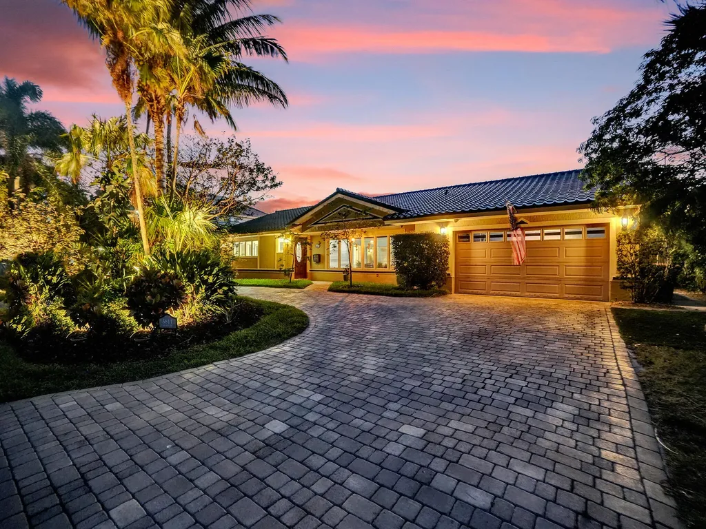 3811 NE 26th Avenue Lighthouse Point FL 33064