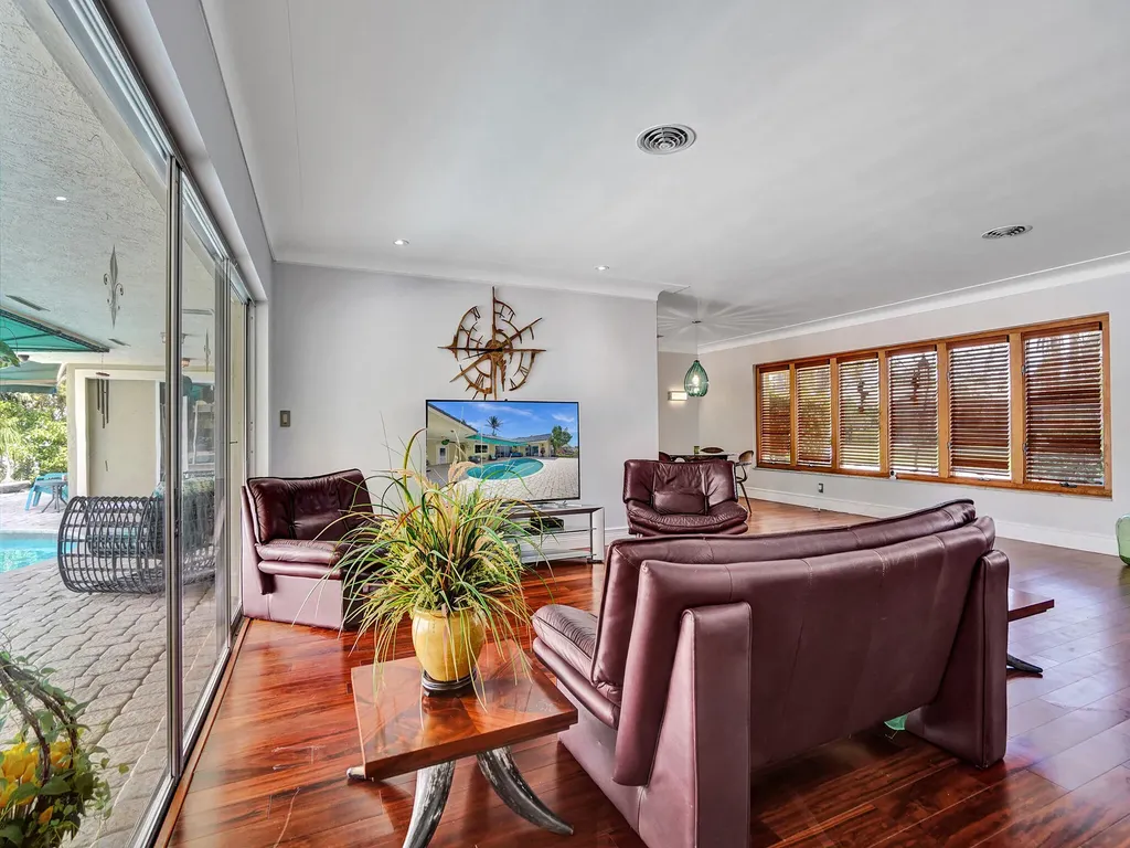 3811 NE 26th Avenue Lighthouse Point FL 33064