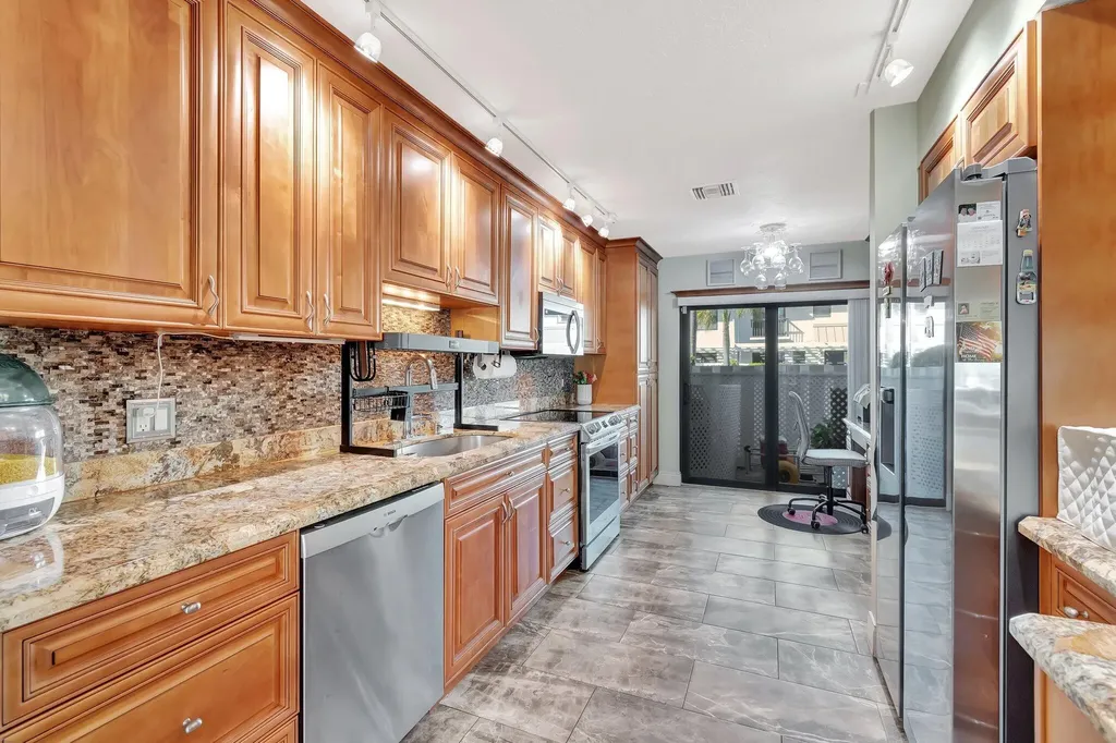 732 NE 12th Terrace Boynton Beach FL 33435