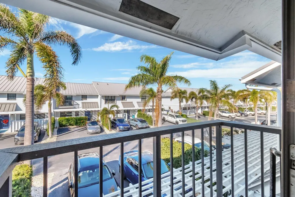732 NE 12th Terrace Boynton Beach FL 33435