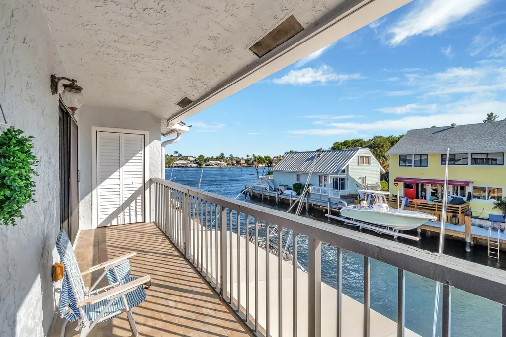 732 NE 12th Terrace Boynton Beach FL 33435