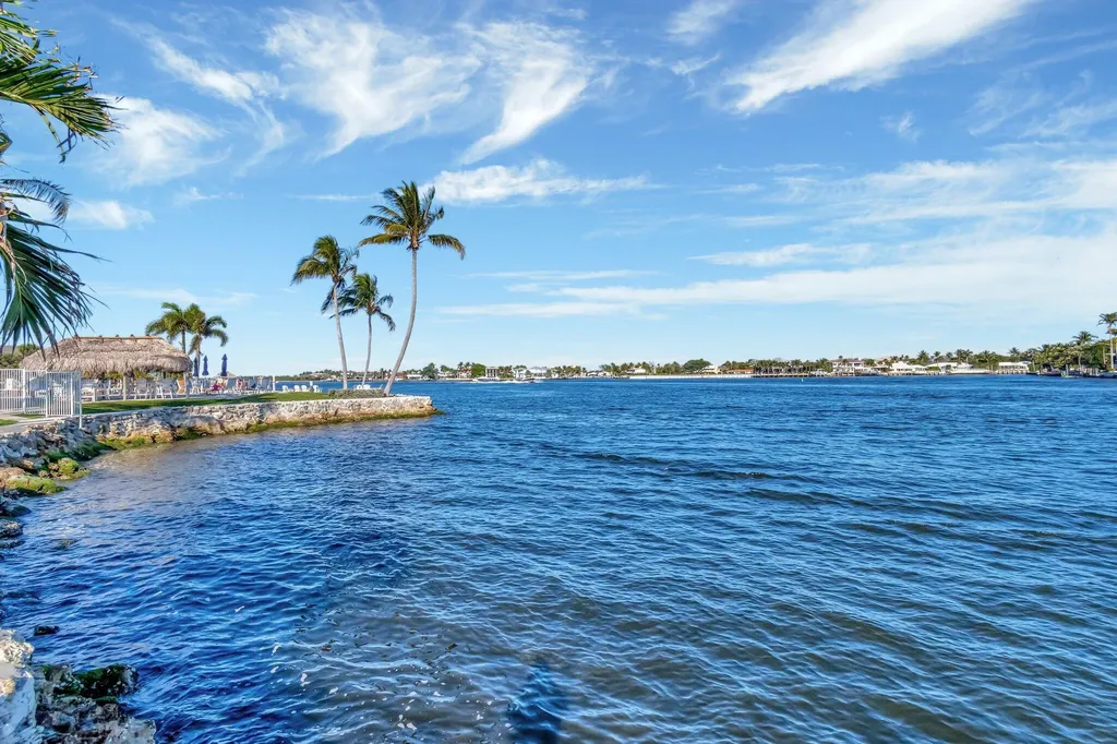 732 NE 12th Terrace Boynton Beach FL 33435
