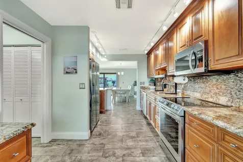 732 NE 12th Terrace Boynton Beach FL 33435