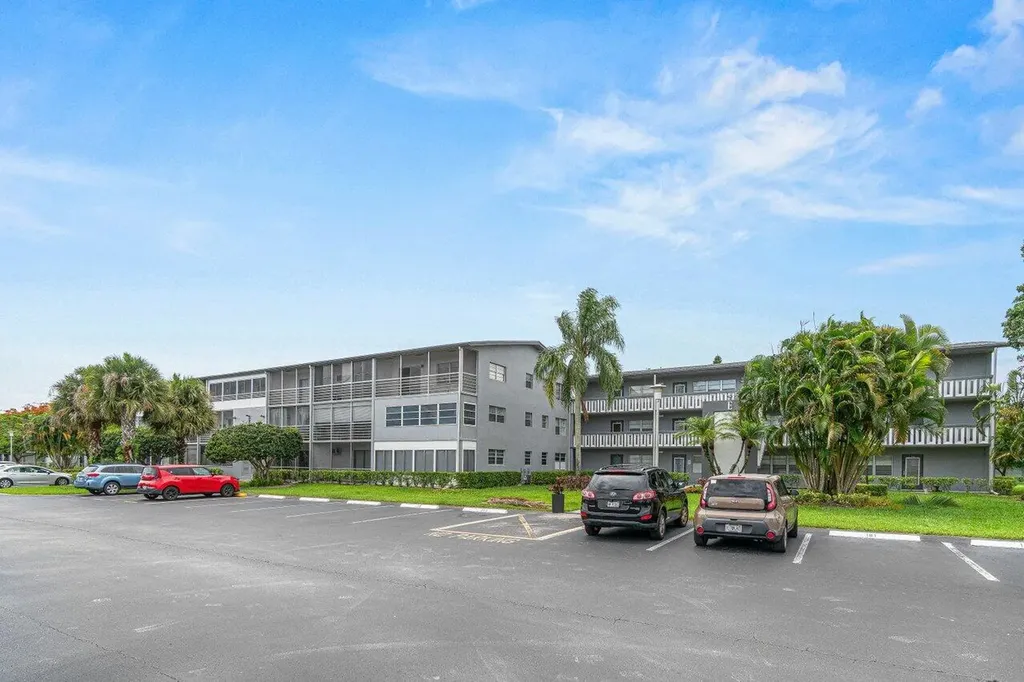 175 Suffolk E Boca Raton FL 33434