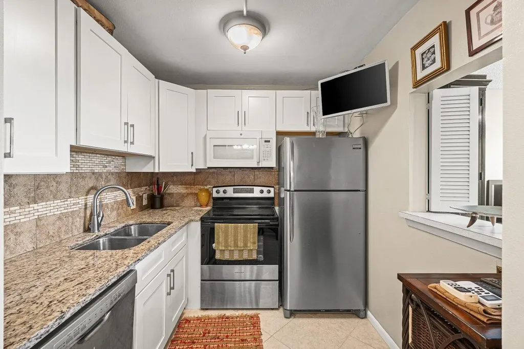 175 Suffolk E Boca Raton FL 33434