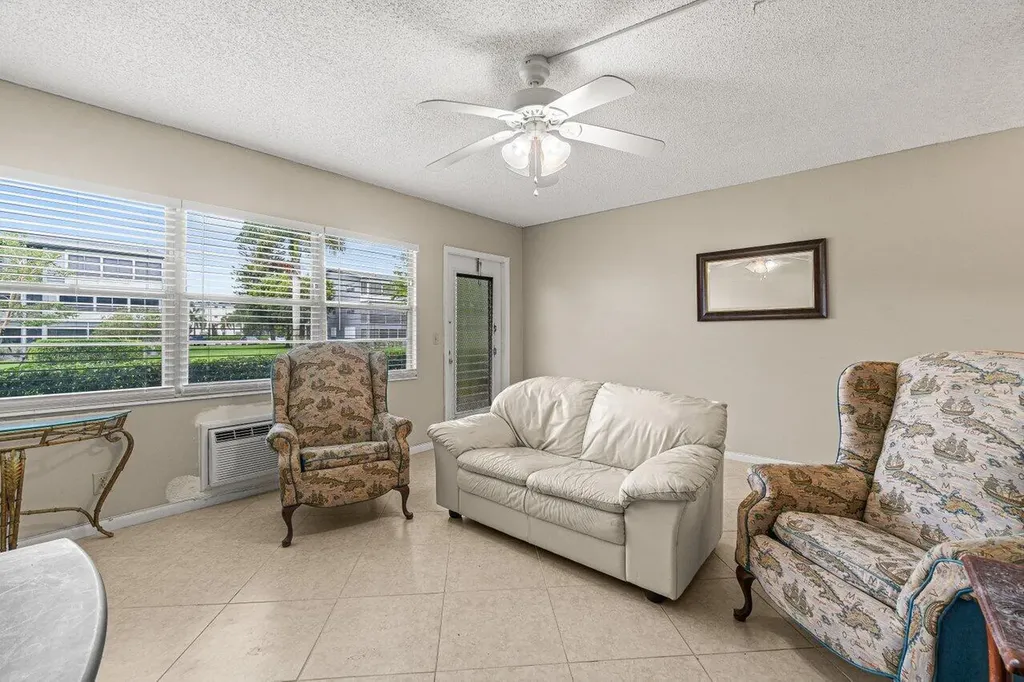 175 Suffolk E Boca Raton FL 33434
