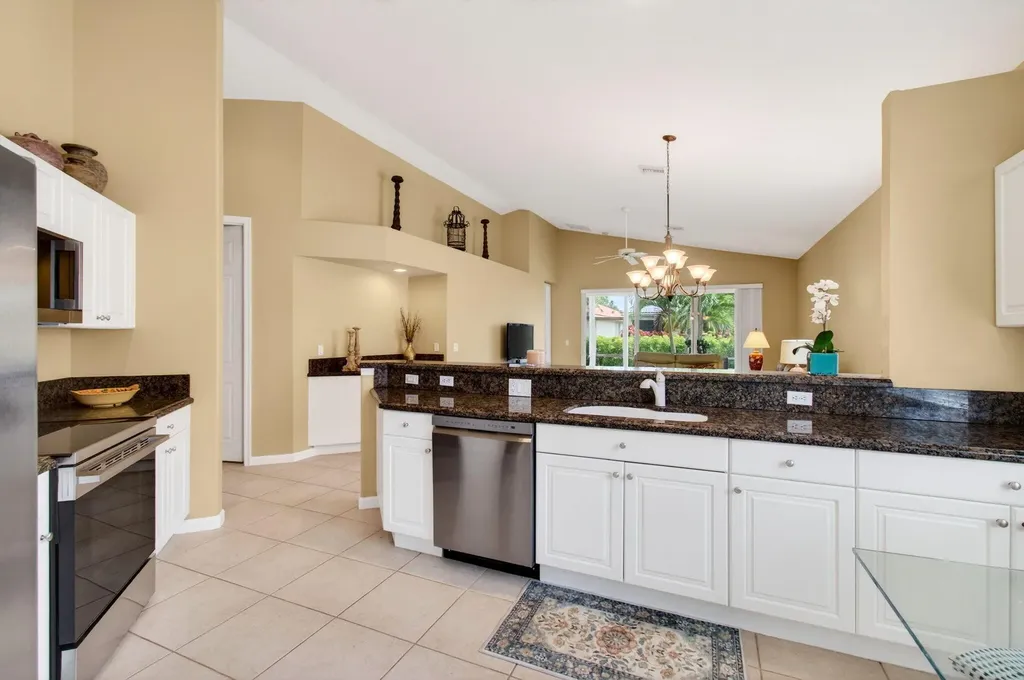 9635 Sandpiper Shores Way West Palm Beach FL 33411